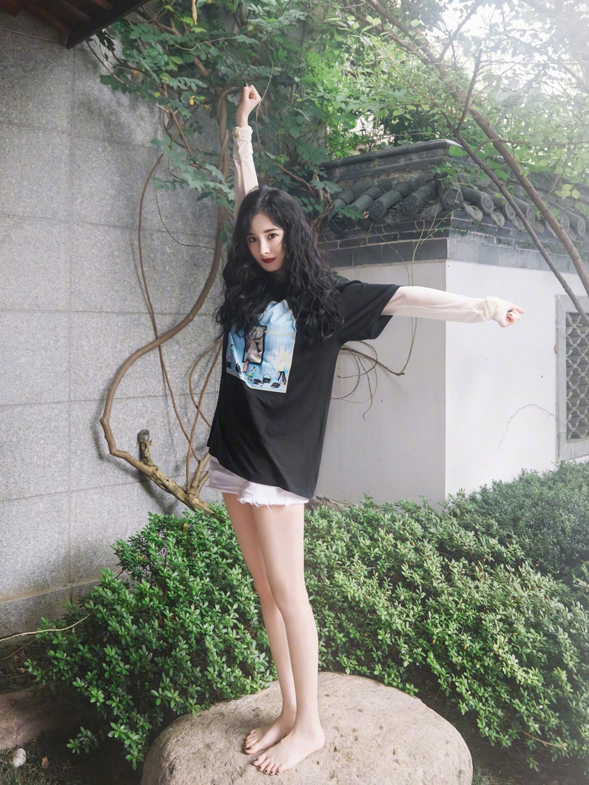 杨幂的"罗马脚"有多好看?完美脚型不过如此,普通女孩只能羡慕